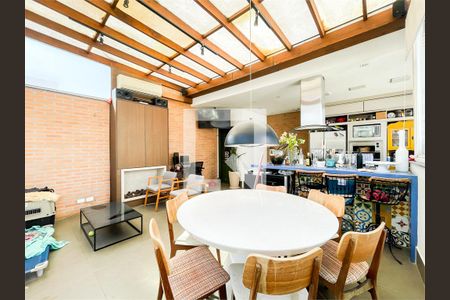 Apartamento à venda com 2 quartos, 112m² em Moema, São Paulo