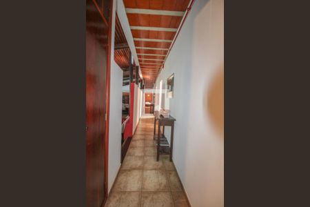 Corredor  de casa à venda com 4 quartos, 453m² em Chácara Santa Margarida, Campinas