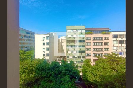 Sala vista  de apartamento à venda com 3 quartos, 110m² em Leblon, Rio de Janeiro