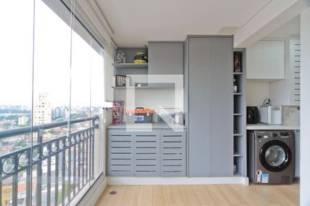 Varanda de apartamento para alugar com 2 quartos, 70m² em Vila Mangalot, São Paulo