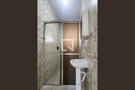 Banheiro de kitnet/studio para alugar com 1 quarto, 30m² em Boqueirão, Praia Grande