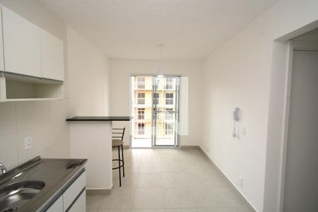 Sala/Cozinha de apartamento para alugar com 2 quartos, 36m² em Socorro, São Paulo