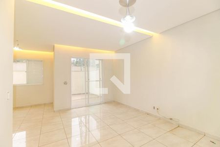 Sala e Quarto 1 de apartamento à venda com 3 quartos, 92m² em Guaiaúna, São Paulo