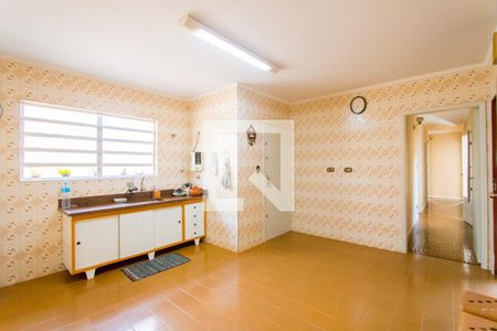 Casa à venda com 375m², 4 quartos e 5 vagas Casa à venda com 375m², 4 quartos e 5 vagasCozinha