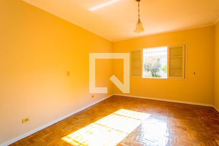 Casa à venda com 375m², 4 quartos e 5 vagas Casa à venda com 375m², 4 quartos e 5 vagasQuarto 2