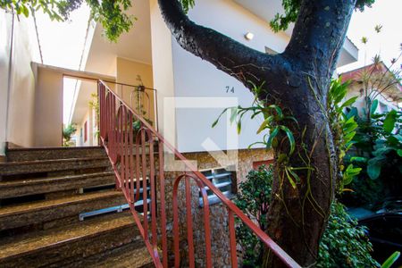 Casa à venda com 375m², 4 quartos e 5 vagas Casa à venda com 375m², 4 quartos e 5 vagasÁrea externa