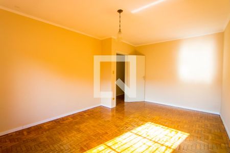 Casa à venda com 375m², 4 quartos e 5 vagas Casa à venda com 375m², 4 quartos e 5 vagasQuarto 2