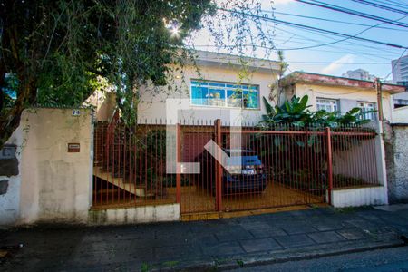 Casa à venda com 375m², 4 quartos e 5 vagas Casa à venda com 375m², 4 quartos e 5 vagasFachada