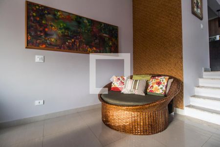 Sala de TV de casa de condomínio à venda com 4 quartos, 350m² em Alphaville, Santana de Parnaíba