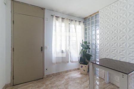 Sala de apartamento para alugar com 2 quartos, 42m² em Vila Perracini, Poá