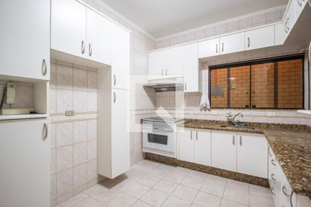 Casa à venda com 220m², 3 quartos e 4 vagas Casa à venda com 220m², 3 quartos e 4 vagasCozinha