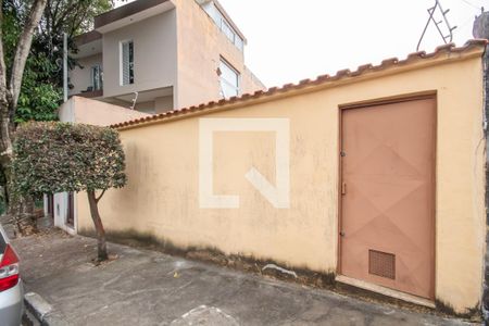 Casa à venda com 220m², 3 quartos e 4 vagas Casa à venda com 220m², 3 quartos e 4 vagasFachada