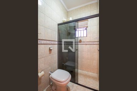 Casa à venda com 220m², 3 quartos e 4 vagas Casa à venda com 220m², 3 quartos e 4 vagasBanheiro 2