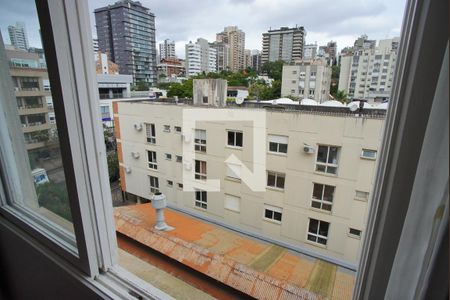 Sala - Vista de apartamento para alugar com 1 quarto, 46m² em Bela Vista, Porto Alegre