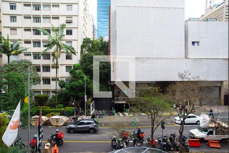 Varanda da Sala - Vista de apartamento para alugar com 1 quarto, 87m² em Consolação, São Paulo