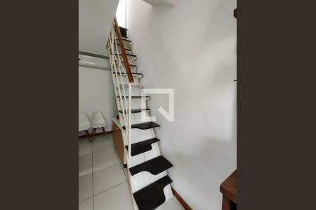 Escada de apartamento à venda com 3 quartos, 114m² em Tijuca, Rio de Janeiro