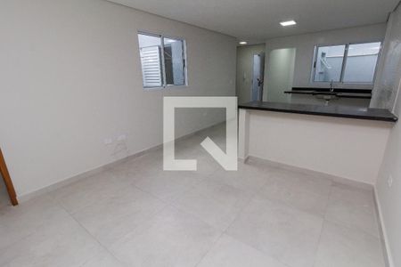 Sala de casa para alugar com 2 quartos, 47m² em Vila Nhocune, São Paulo