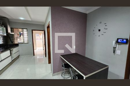 Casa à venda com 420m², 4 quartos e 10 vagas Casa à venda com 420m², 4 quartos e 10 vagasCozinha