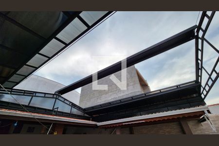 Casa à venda com 420m², 4 quartos e 10 vagas Casa à venda com 420m², 4 quartos e 10 vagasÁrea comum