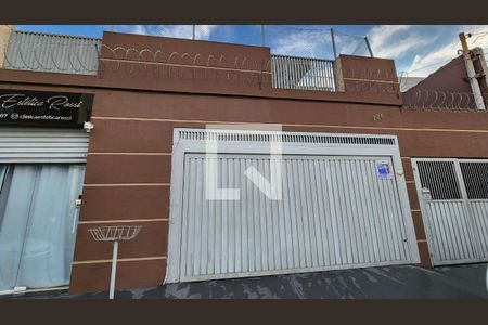 Casa à venda com 420m², 4 quartos e 10 vagas Casa à venda com 420m², 4 quartos e 10 vagasFachada