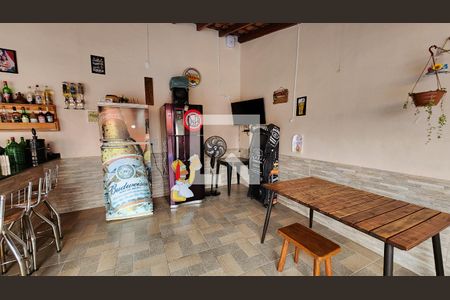 Casa à venda com 420m², 4 quartos e 10 vagas Casa à venda com 420m², 4 quartos e 10 vagasÁrea comum