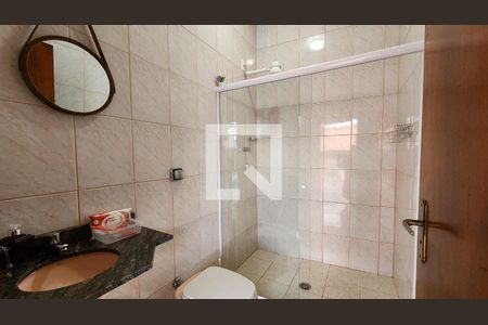 Casa à venda com 420m², 4 quartos e 10 vagas Casa à venda com 420m², 4 quartos e 10 vagasBanheiro de Serviço