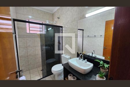Casa à venda com 420m², 4 quartos e 10 vagas Casa à venda com 420m², 4 quartos e 10 vagasBanheiro Quarto