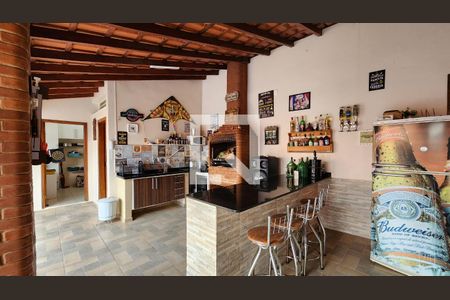 Casa à venda com 420m², 4 quartos e 10 vagas Casa à venda com 420m², 4 quartos e 10 vagasÁrea comum