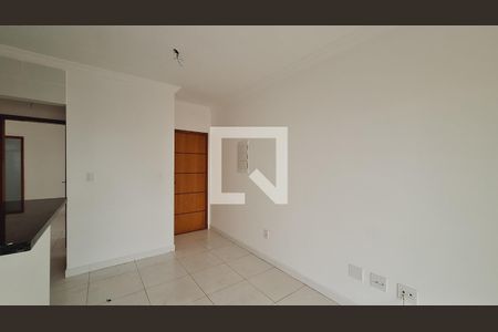 Sala de apartamento para alugar com 2 quartos, 75m² em Tupi, Praia Grande