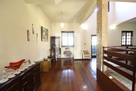 Sala de casa de condomínio à venda com 3 quartos, 330m² em Pechincha, Rio de Janeiro