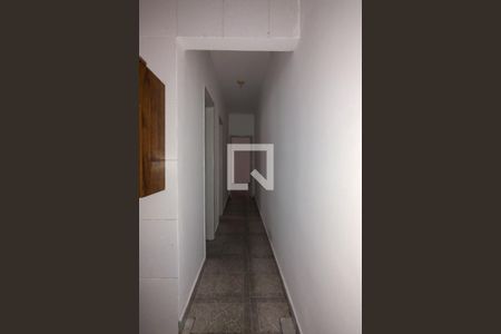 Corredor de casa para alugar com 2 quartos, 150m² em Vila Tupi, Praia Grande