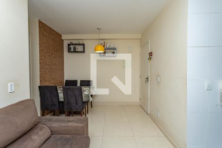 Sala  de apartamento para alugar com 2 quartos, 43m² em Canhema, Diadema