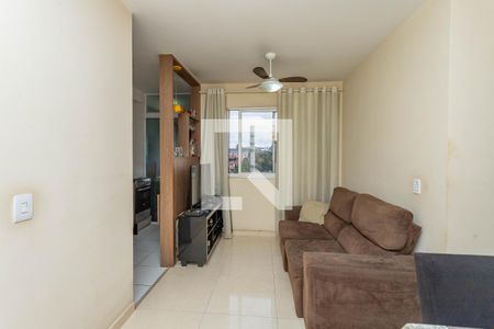 Sala  de apartamento à venda com 2 quartos, 43m² em Canhema, Diadema