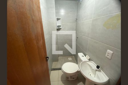 Banheiro de apartamento para alugar com 1 quarto, 33m² em Jardim Algarve, Alvorada