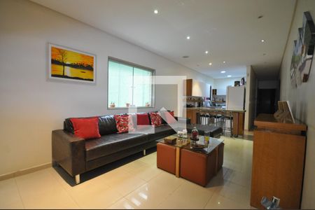 Sala de casa à venda com 5 quartos, 254m² em Vila Sabrina, São Paulo