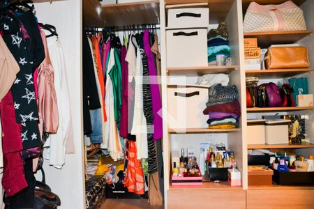 Apartamento à venda com 184m², 2 quartos e 2 vagas Apartamento à venda com 184m², 2 quartos e 2 vagasCloset