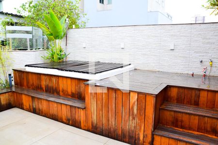 Apartamento à venda com 184m², 2 quartos e 2 vagas Apartamento à venda com 184m², 2 quartos e 2 vagasTerraço