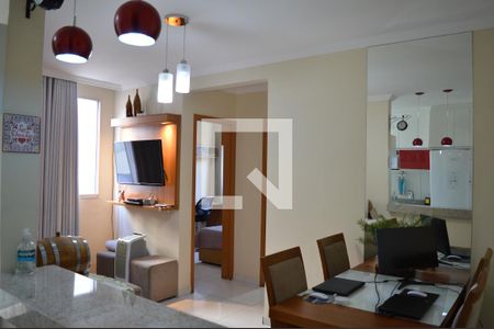 Sala de apartamento à venda com 2 quartos, 48m² em Cabral, Contagem