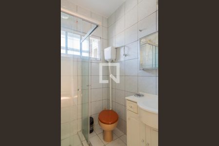 Banheiro de apartamento para alugar com 2 quartos, 60m² em Cristal, Porto Alegre