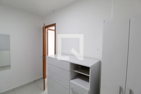 Quarto 1 de apartamento para alugar com 2 quartos, 45m² em Laranjeiras, Uberlândia