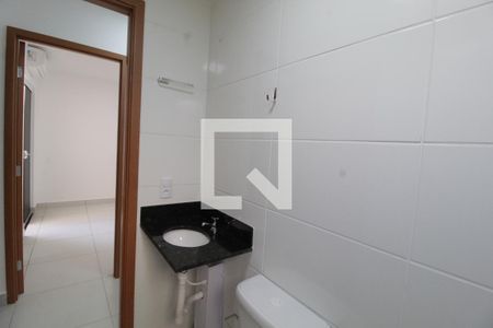 Banheiro Social de apartamento para alugar com 2 quartos, 45m² em Laranjeiras, Uberlândia