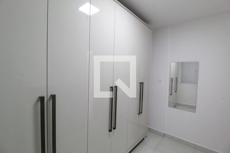 Quarto 1 de apartamento para alugar com 2 quartos, 45m² em Laranjeiras, Uberlândia