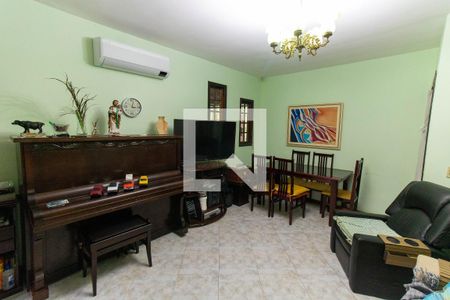 Sala de casa à venda com 3 quartos, 150m² em Itaipu, Niterói