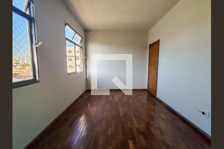 Sala de apartamento à venda com 3 quartos, 50m² em Ipiranga, Belo Horizonte