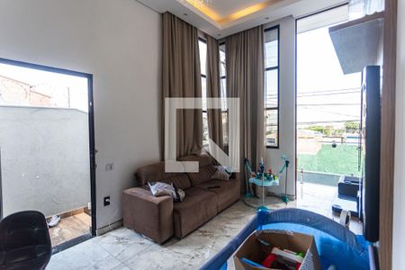 Sala de casa à venda com 3 quartos, 129m² em Santa Tereza, Belo Horizonte