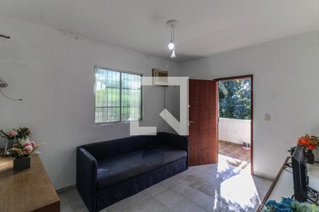 Sala de casa para alugar com 2 quartos, 2000m² em Camorim, Rio de Janeiro