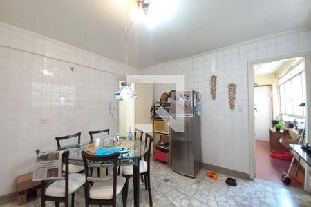 Apartamento à venda com 108m², 2 quartos e sem vaga Apartamento à venda com 108m², 2 quartos e sem vagaCozinha