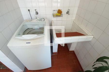 Apartamento à venda com 108m², 2 quartos e sem vaga Apartamento à venda com 108m², 2 quartos e sem vagaDetalhe da Área de Serviço