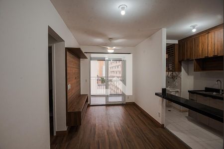 Sala de apartamento para alugar com 2 quartos, 57m² em Centro, Campinas