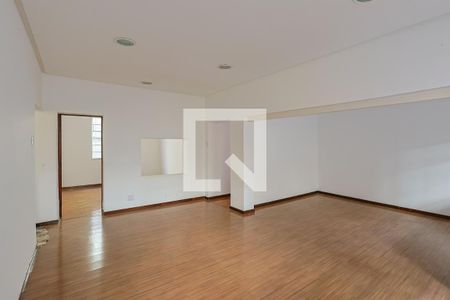 Sala 1 de casa para alugar com 6 quartos, 360m² em Santa Efigênia , Belo Horizonte